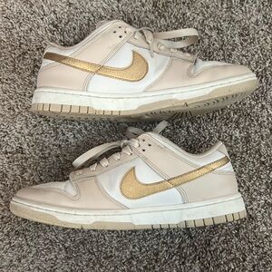 Nike Dunks Low